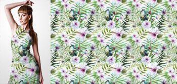09019v Materiał ze wzorem malowane duże kwiaty (hibiskus), tropikalne liście i ptaki (tukan) w stylu akwareli
